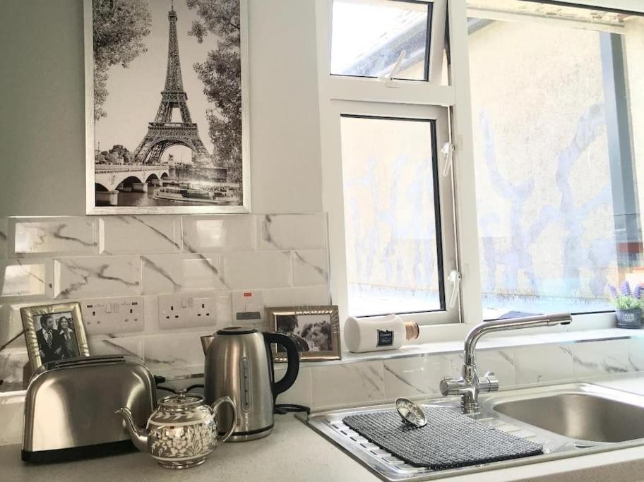 Paris Rooftop Studio At The Residence, Bantry Exterior photo